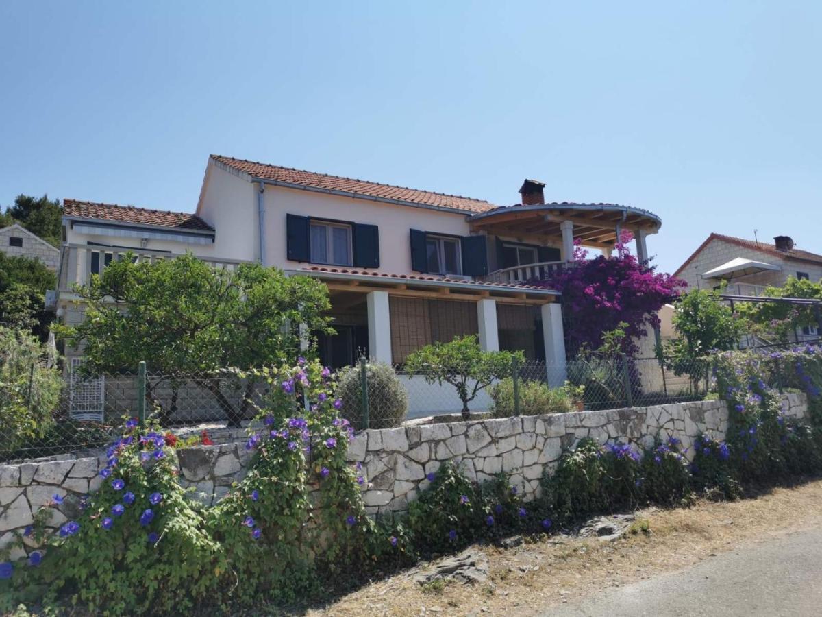 Apartments By The Sea Splitska, Brac - 2923 Postira Exterior foto