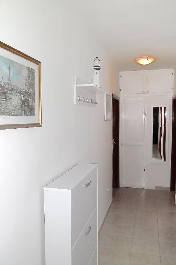 Apartments By The Sea Splitska, Brac - 2923 Postira Exterior foto